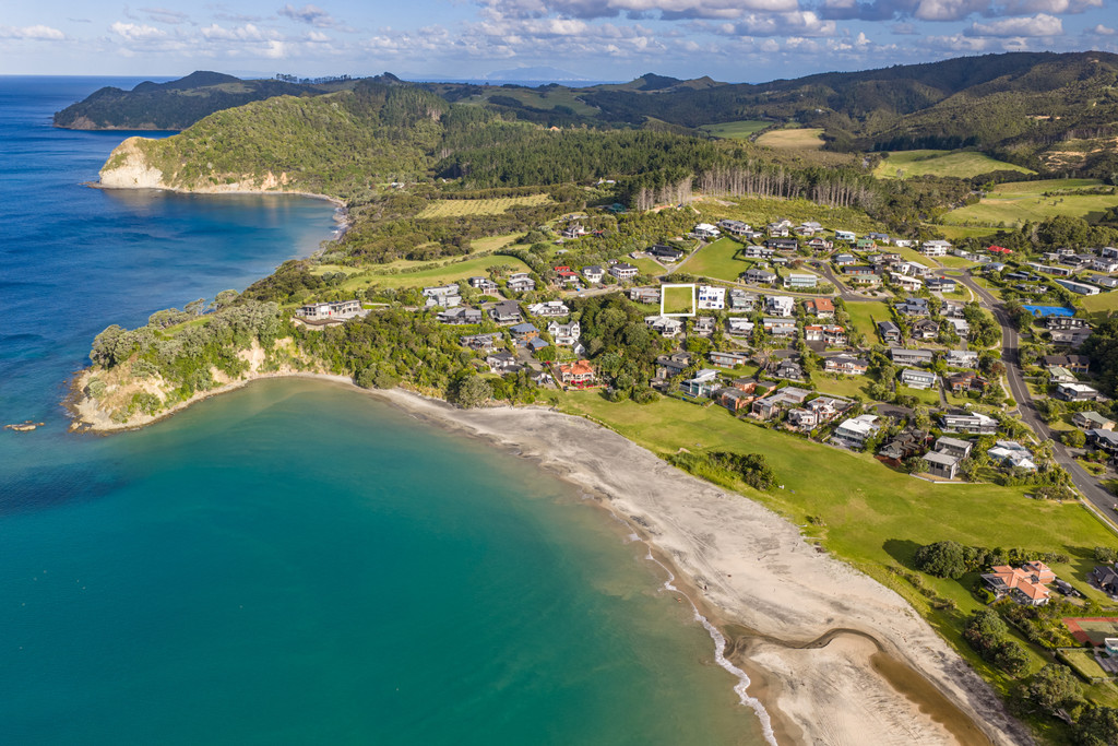 Exceptional Blank Canvas in Prestigious Lang Cove