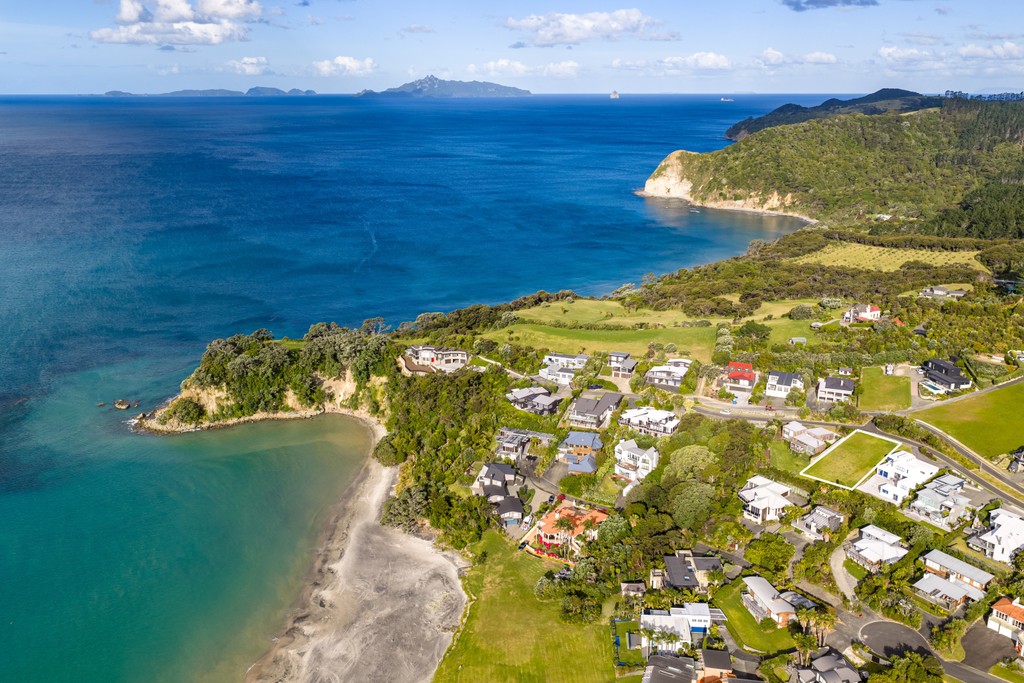 Exceptional Blank Canvas in Prestigious Lang Cove