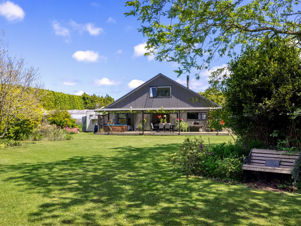 18 Lathrope Road - 01