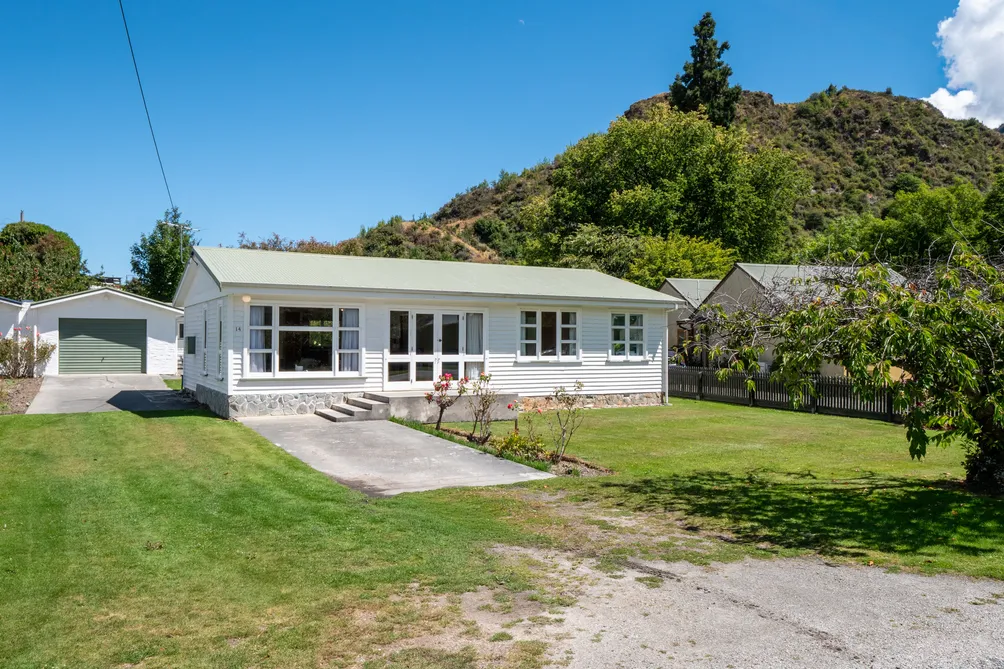Blue Chip Arrowtown 1012 sq m - Historic Zone