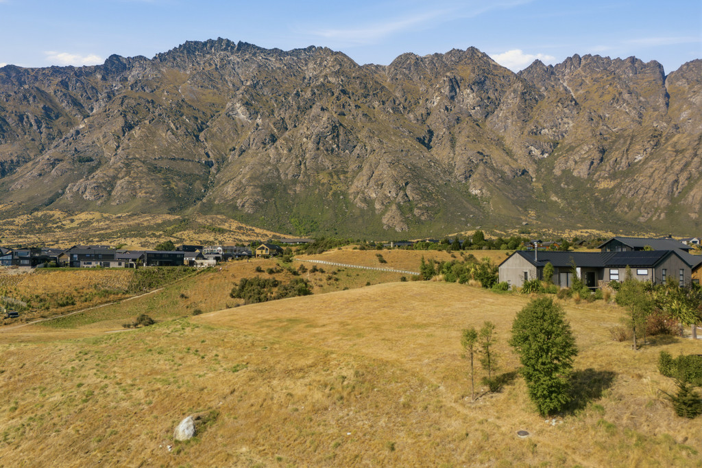 Elevated Reserve Frontage