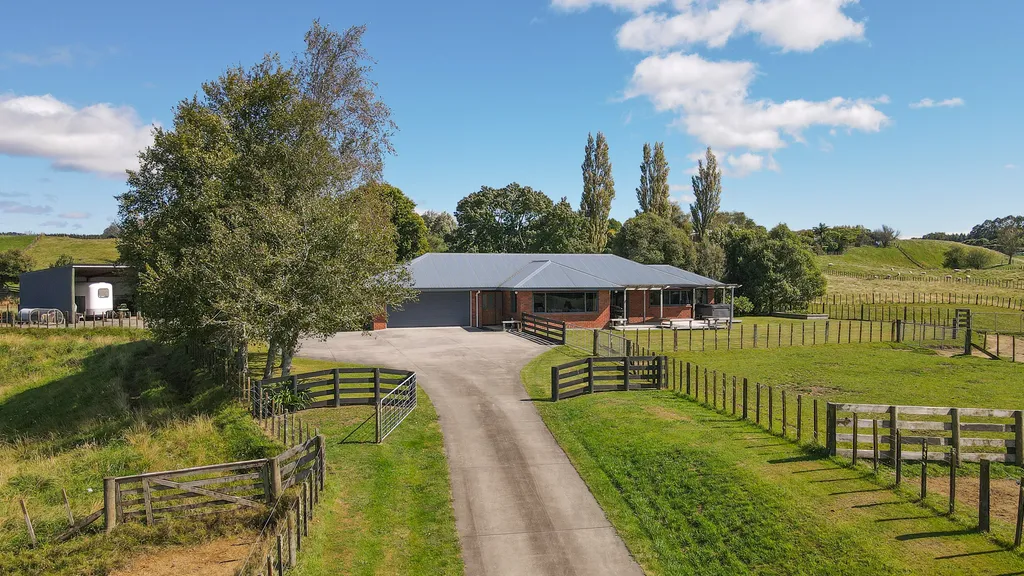 Lifestyle Living on Sought After Oturoa Road