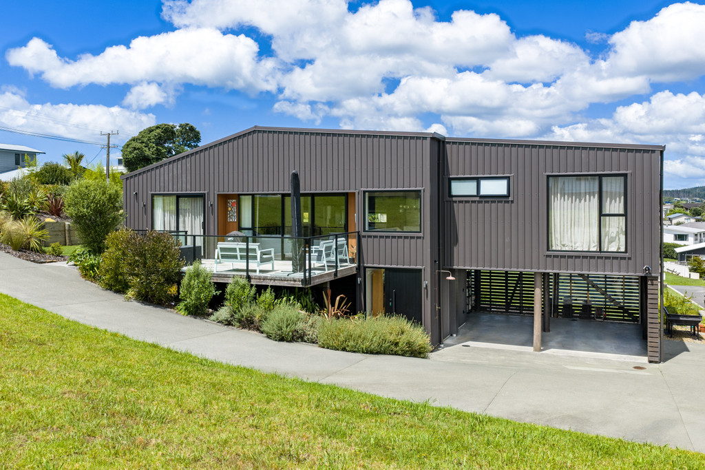 Coastal Ease at Blue Moon Rise