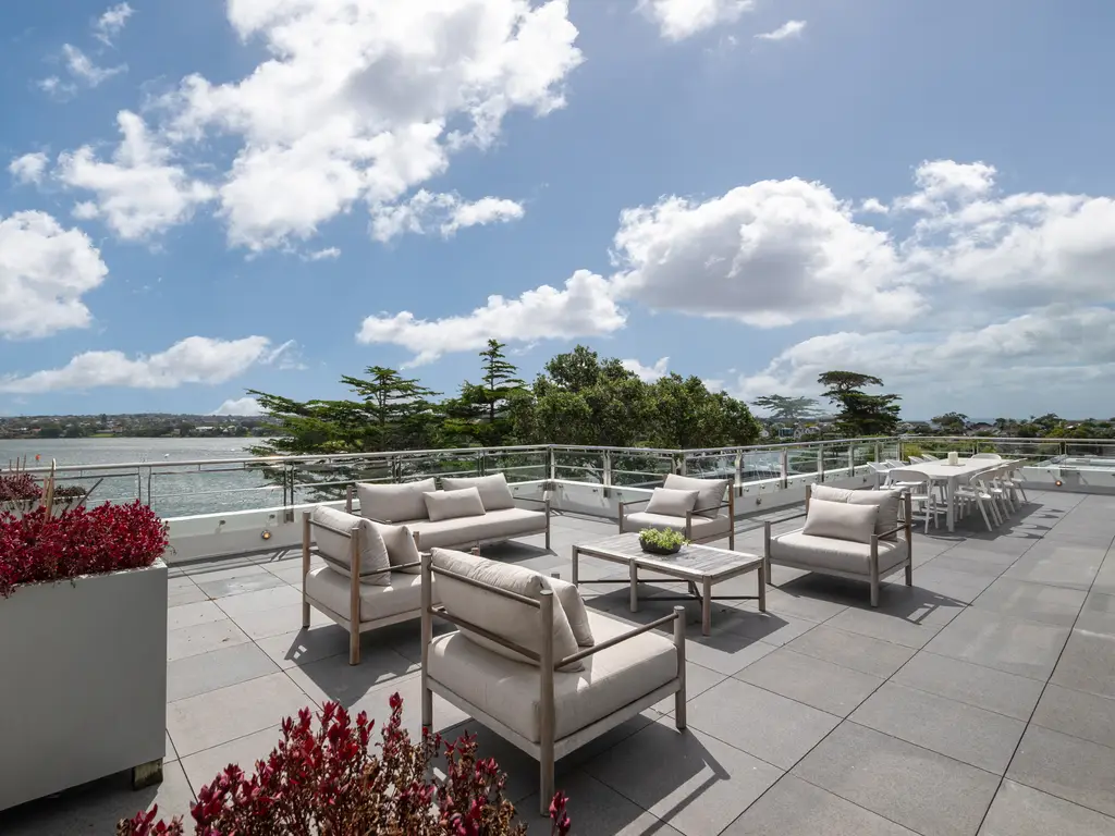 10-258 Hurstmere Rd-23