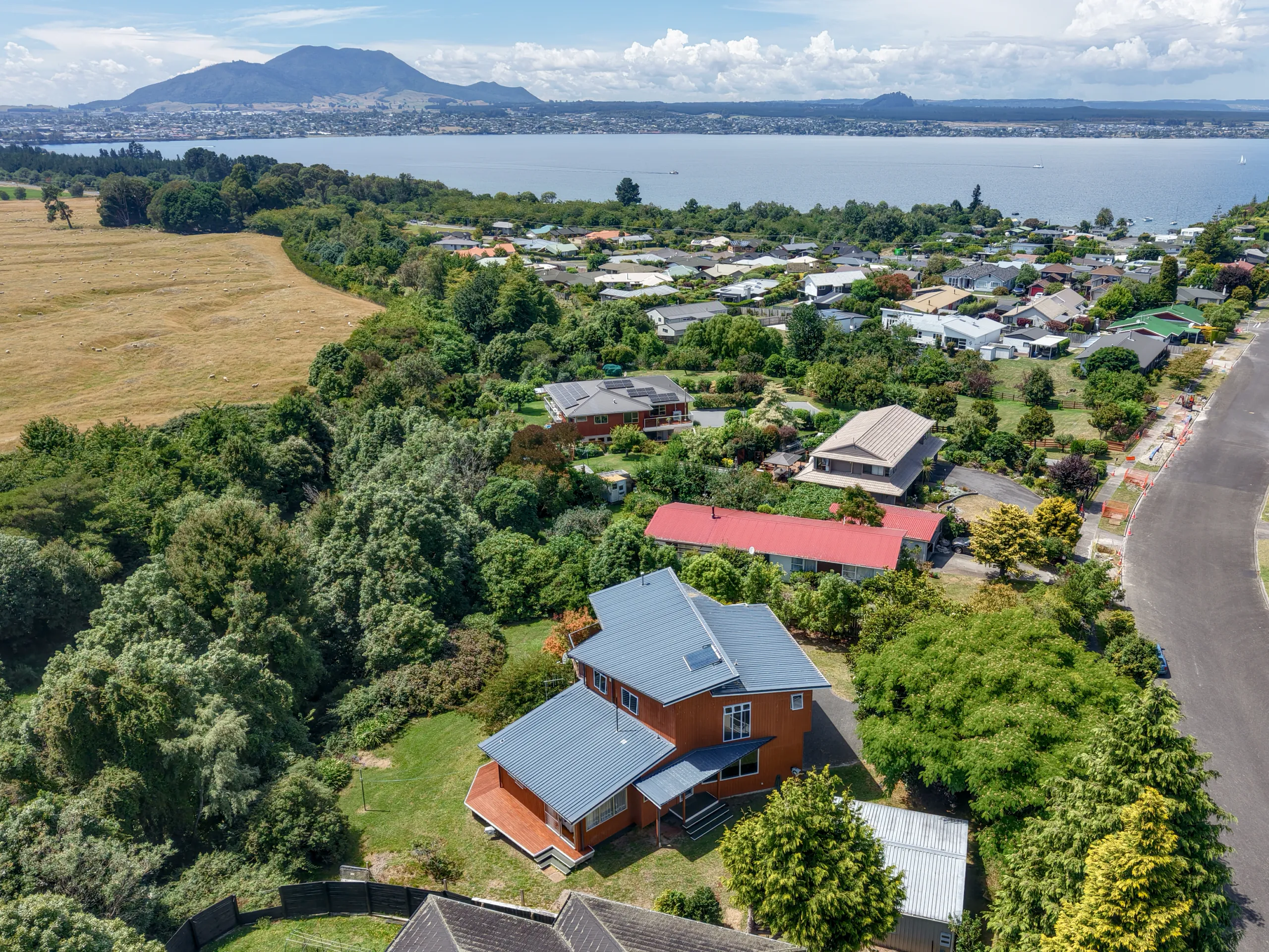 22 Reeves Road, Acacia Bay, Taupo