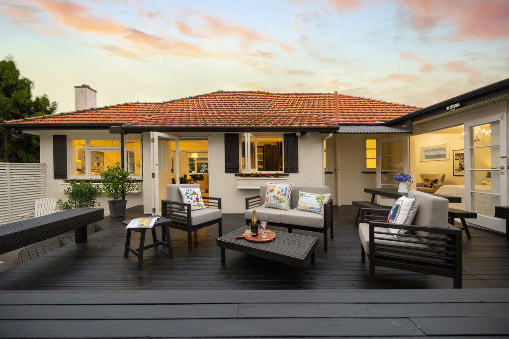 Stylish Neighbourly Cul-de-Sac Gem