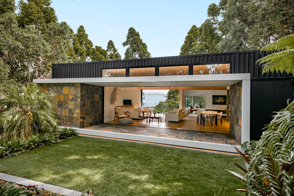 Architectural retreat. Rare headland property.