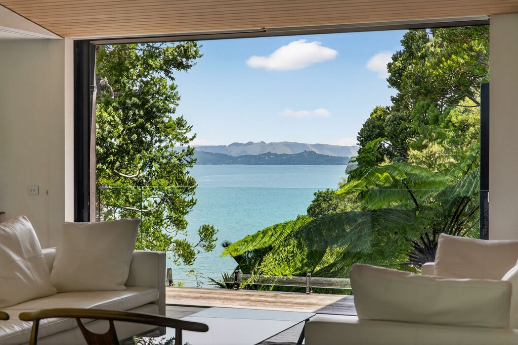 Architectural Retreat with Grand Designs!