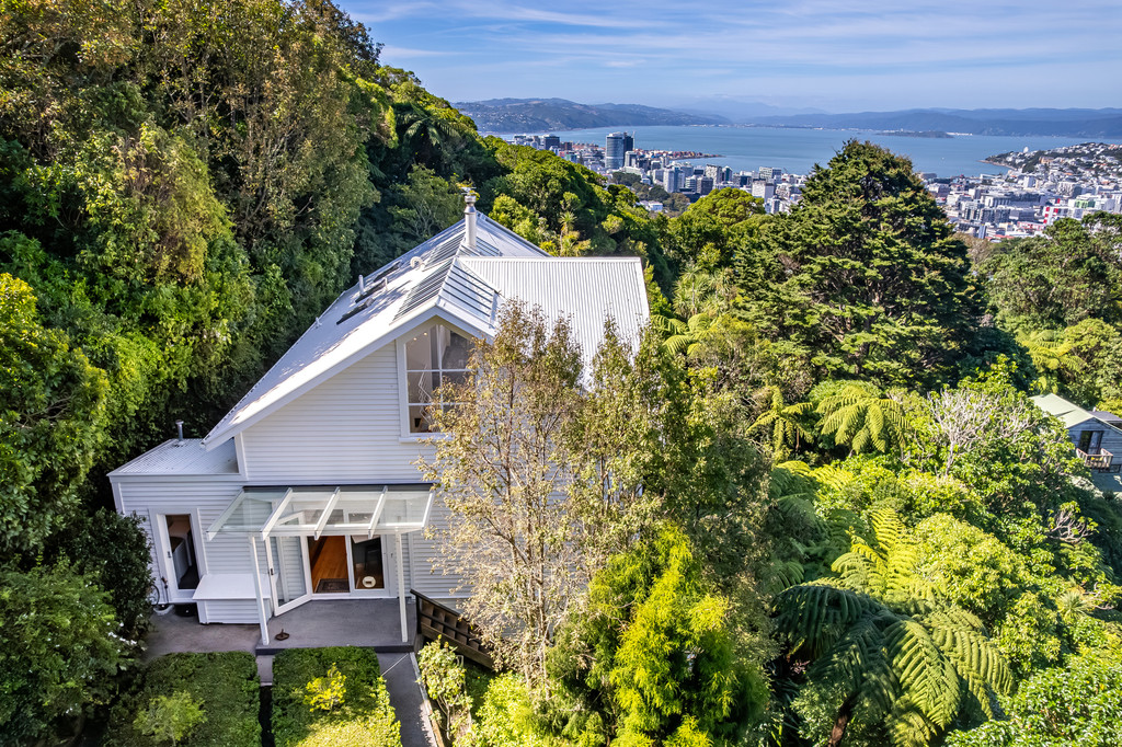 City-Edge Spa Retreat With a View