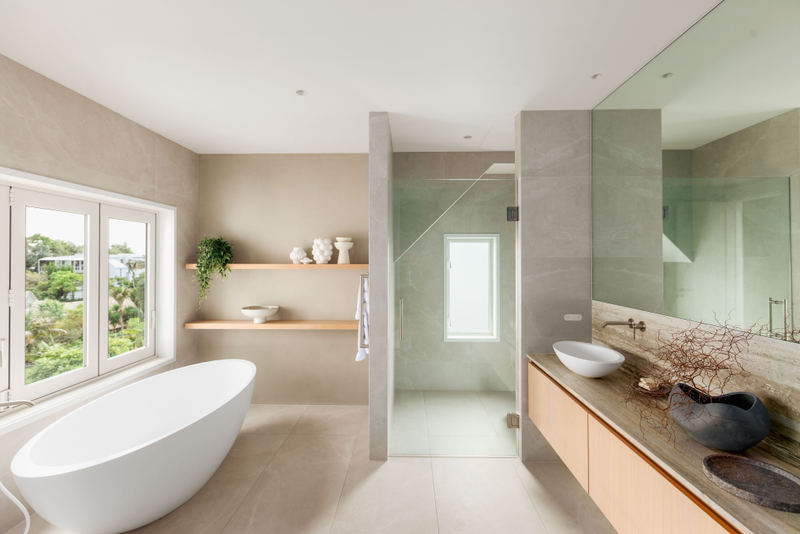 Freestanding bath, 20 Springcombe Road, St Heliers