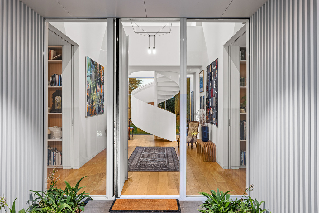 The White House, Fendalton