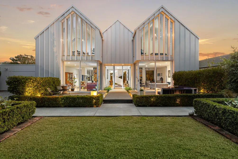 The White House, Fendalton