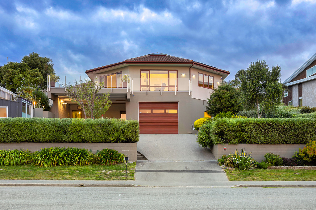 A Distinctive Octagonal Coastal Residence