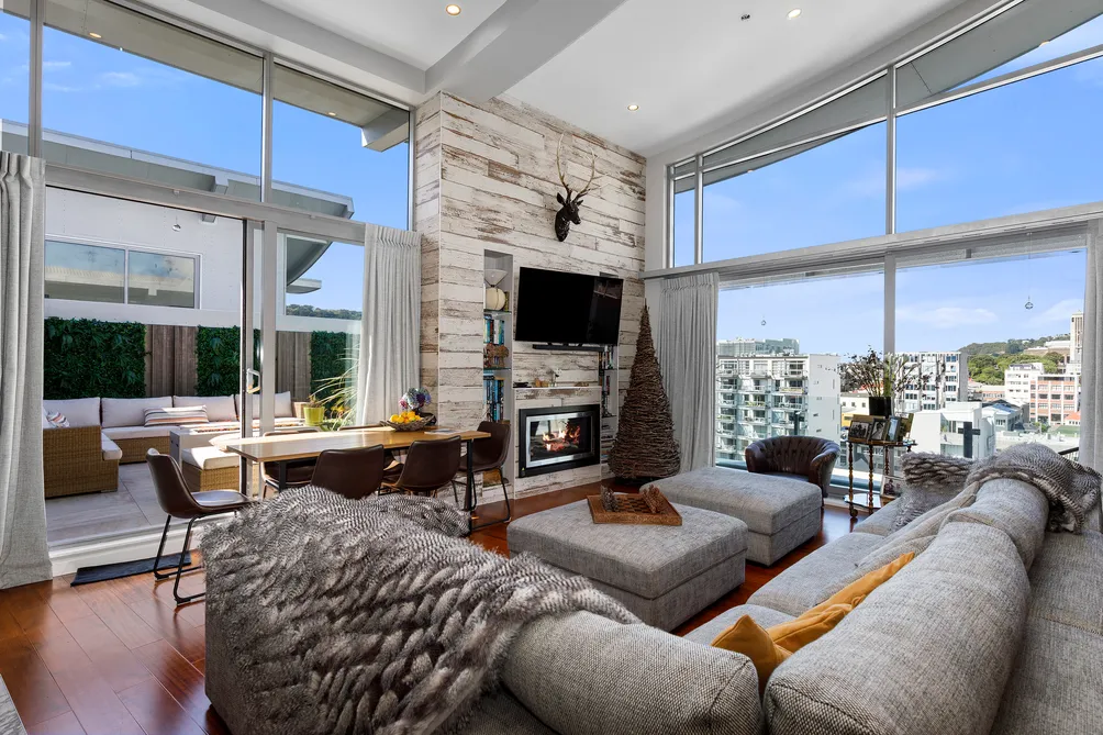 Refined Penthouse Living in the Heart of the City!