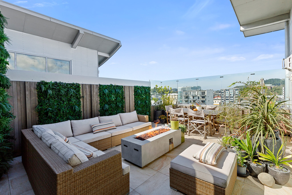 Refined Penthouse Living in the Heart of the City!