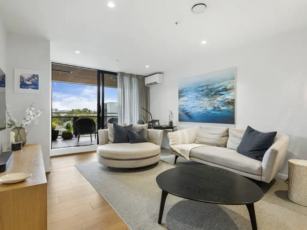 409-64 Victoria St-11