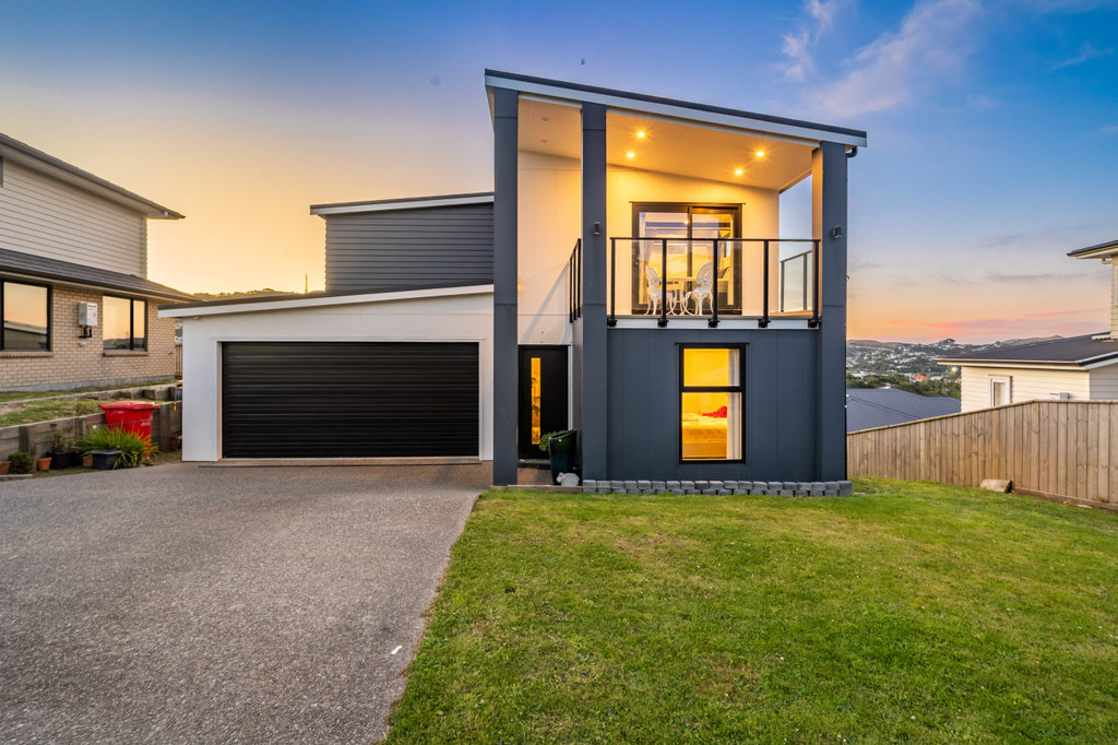 Modern Home with Views & Flexible Living!
