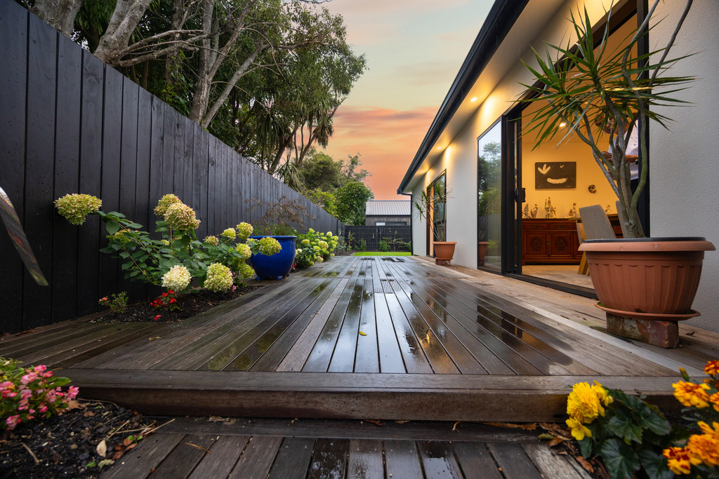 Exquisite New Alfresco Home - Room for Motorhome