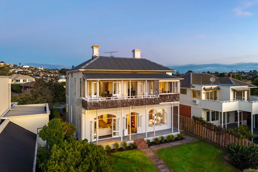 Landmark Estate – Exceptional Potential