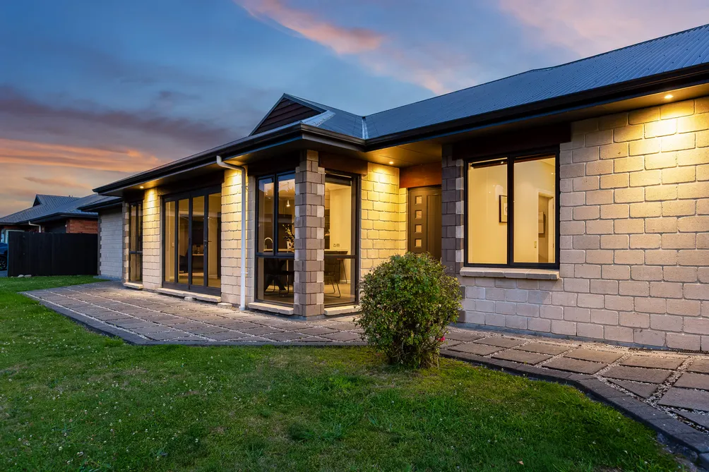 A Rare Opportunity in a Tightly Held Neighbourhood