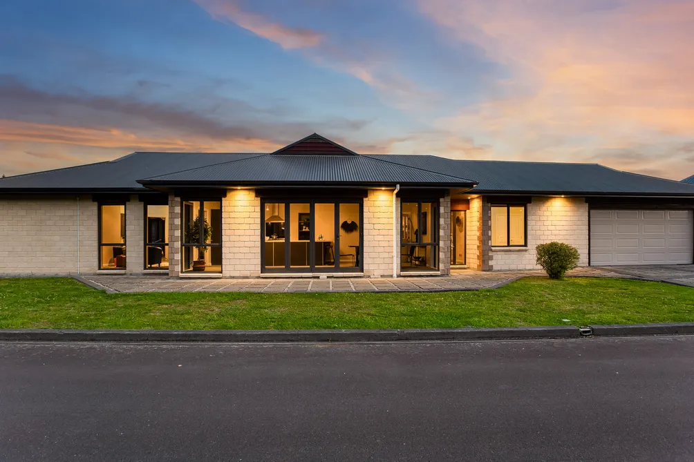 A Rare Opportunity in a Tightly Held Neighbourhood