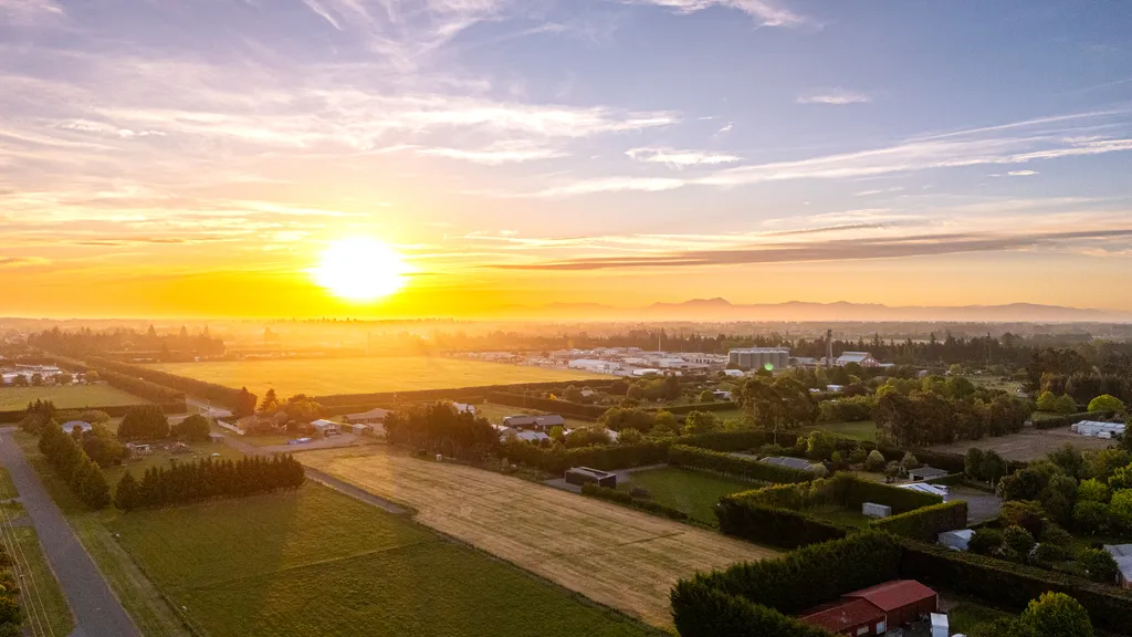 New to Market - Lifestyle on the Town Boundary