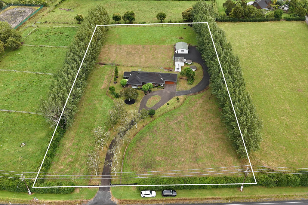 Easy Living on 1ha with Shed and Yard Space