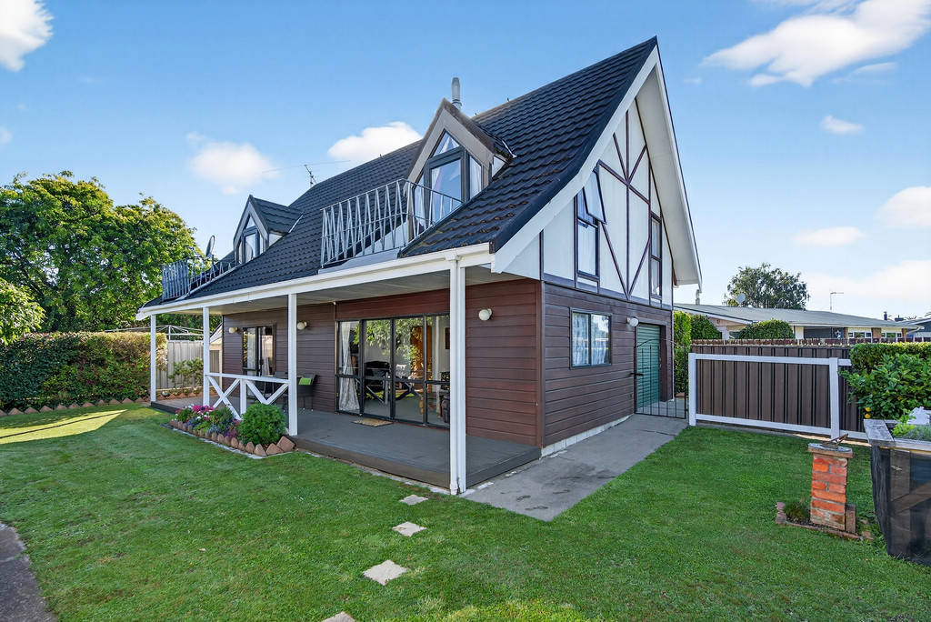 Spacious, Central & Low Maintenance Living