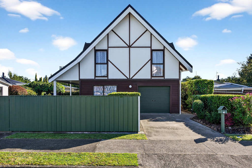 Spacious, Central & Low Maintenance Living
