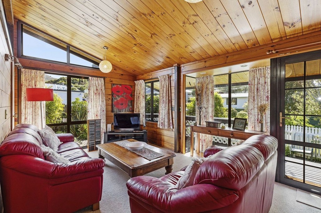 Easy Living, Excellent Location