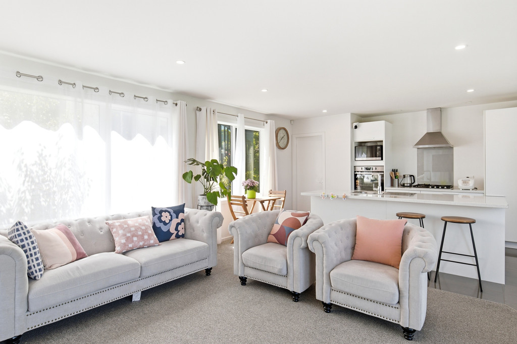 Modern Living with Harbour Views