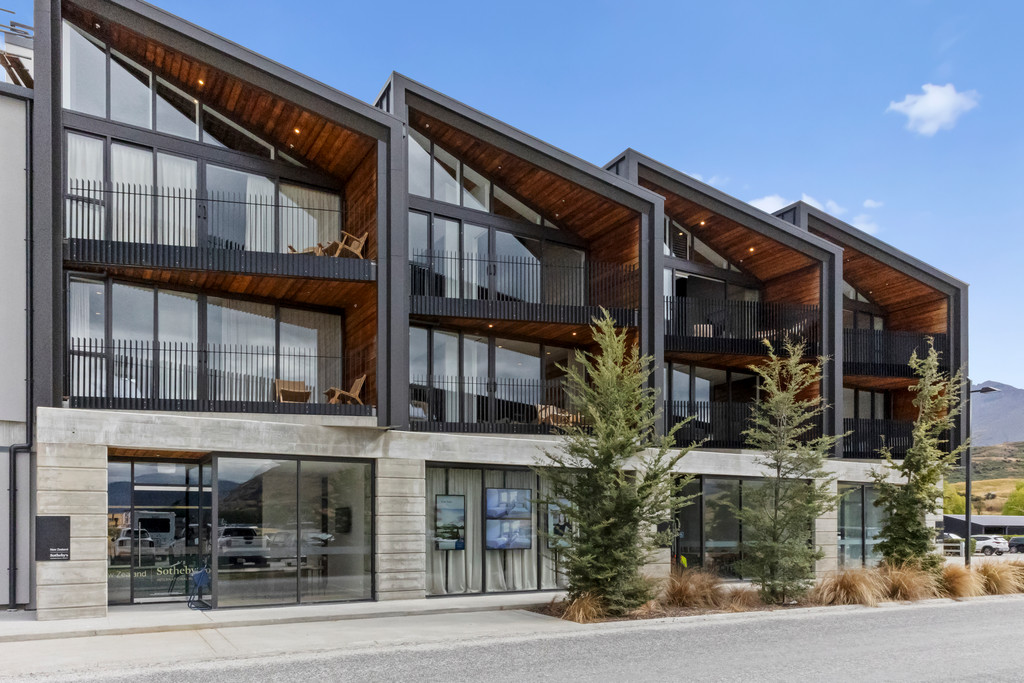 Superb Views and Prime Location