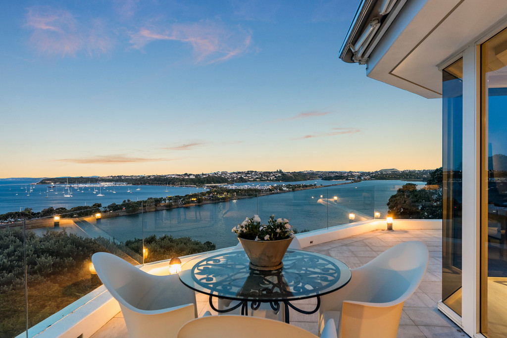 Spectacular Waterfront Living in Prime Parnell