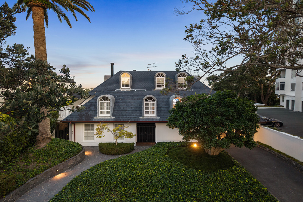 Spectacular Waterfront Living in Prime Parnell