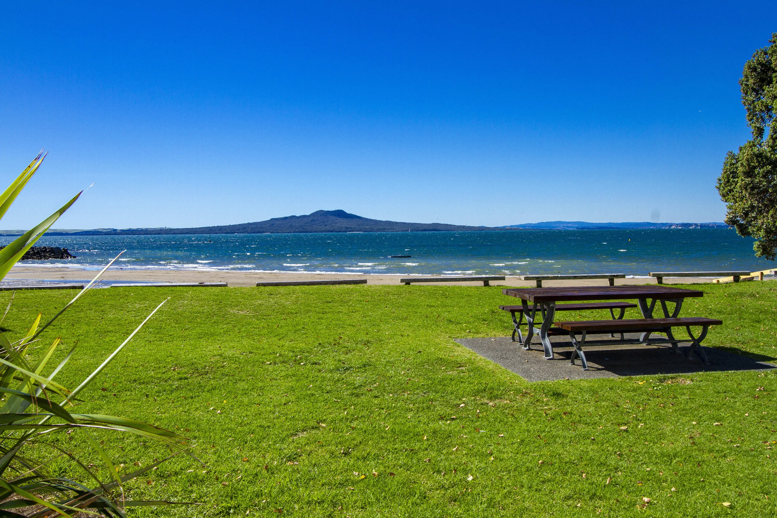 9a The Esplanade, Castor Bay, North Shore City