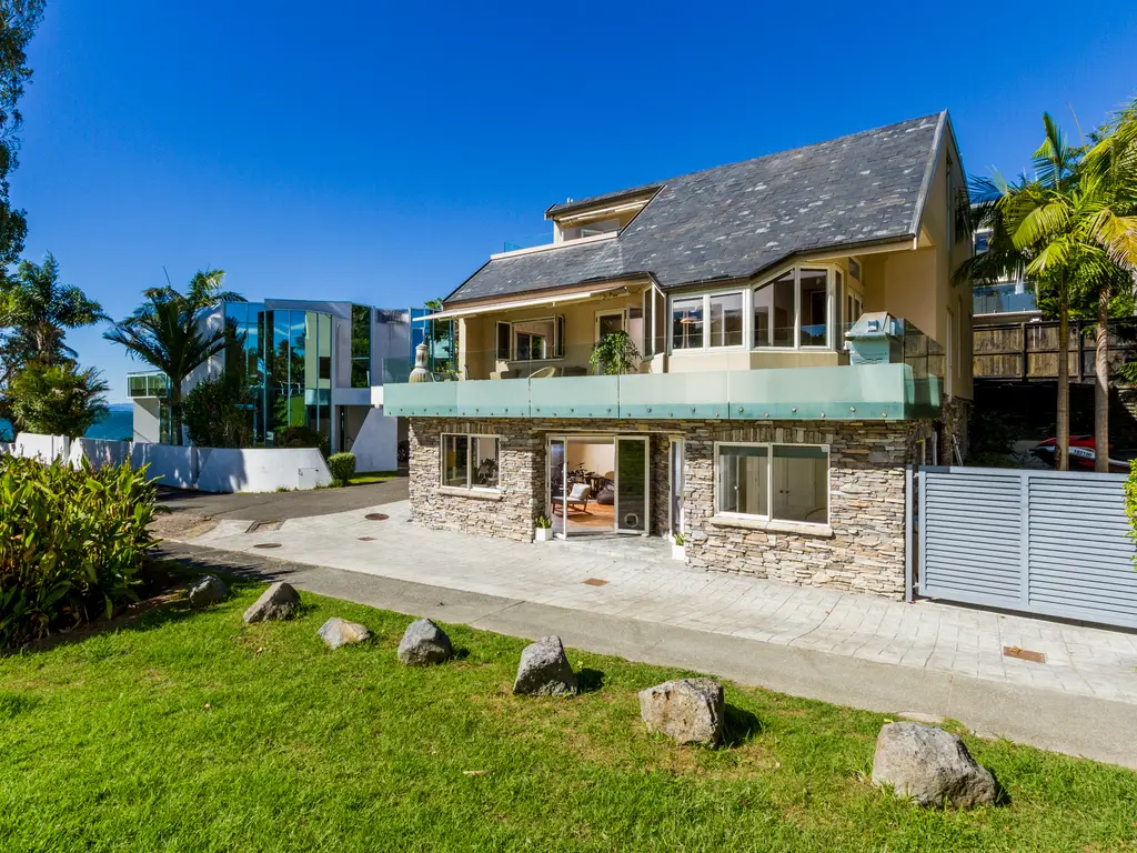 004_Open2view_ID573048-9A_The_Esplanade