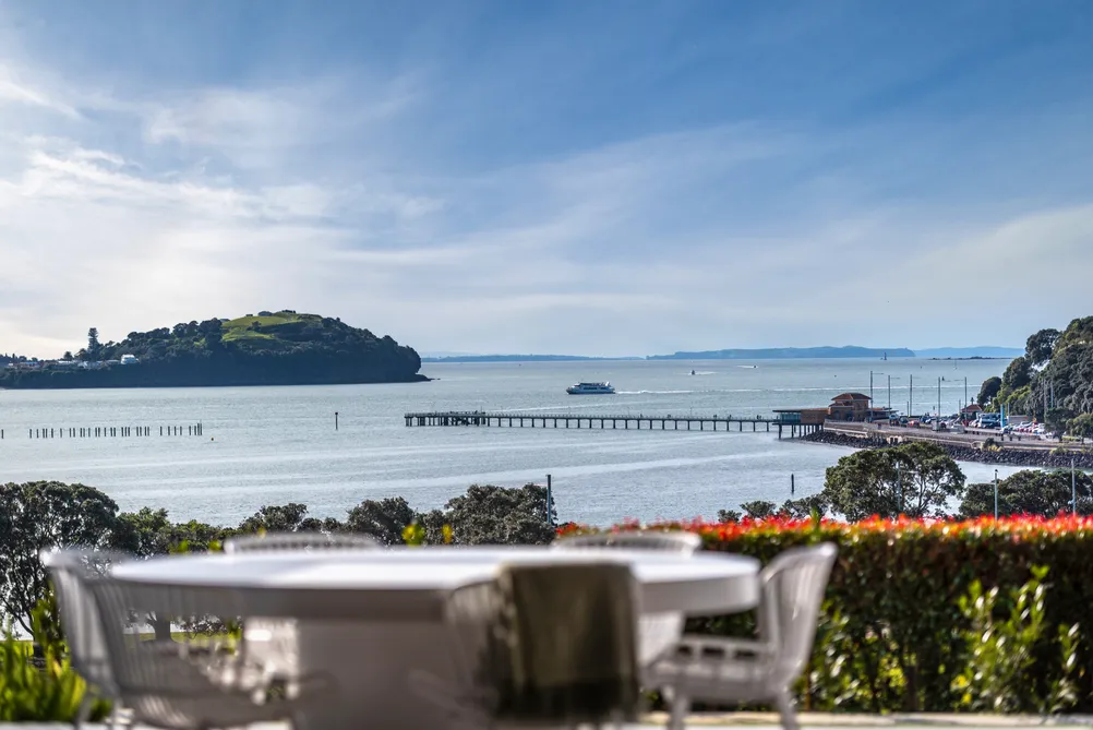 Where Garden Living Meets the View