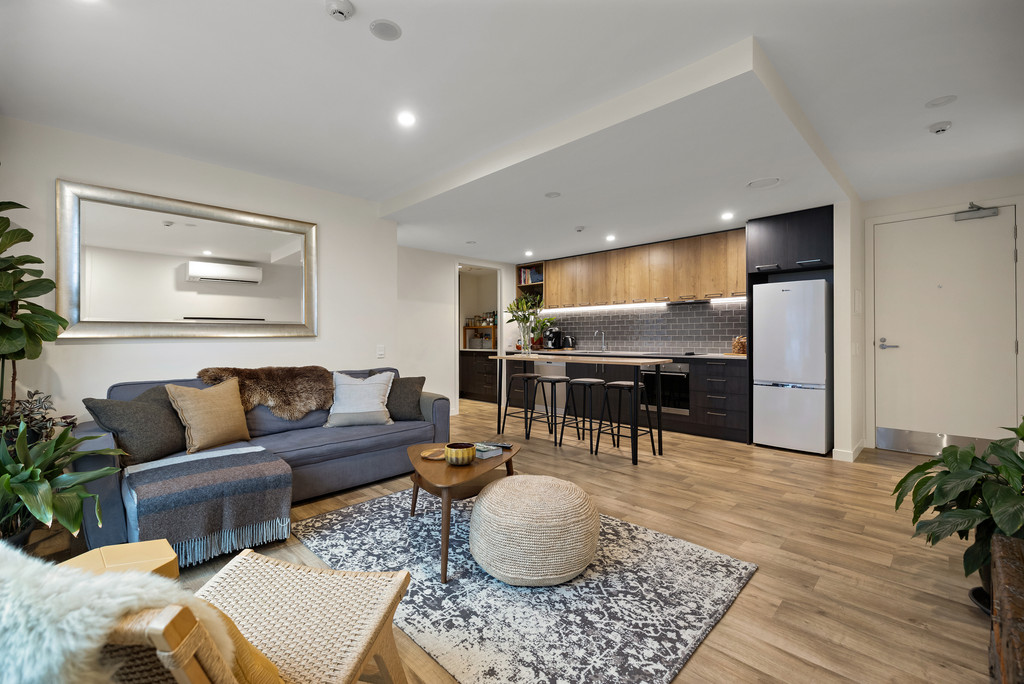 Downtown Location, Modern Style and Convenience