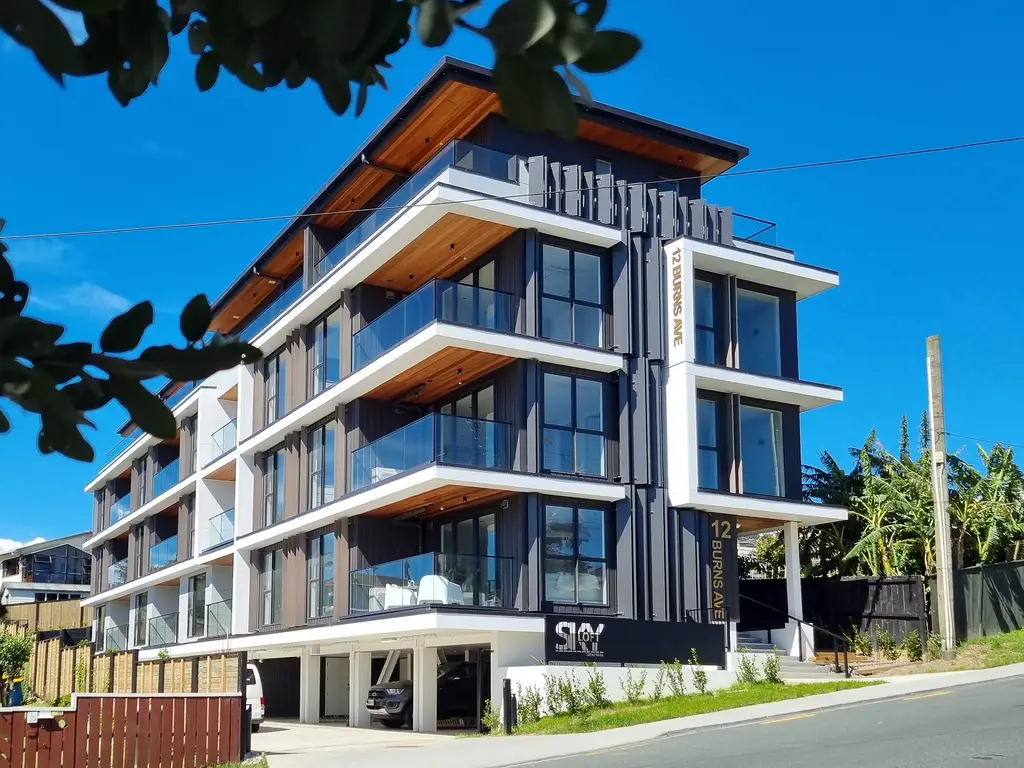 003_Open2view_ID604078-10a_12_Burns_Avenue