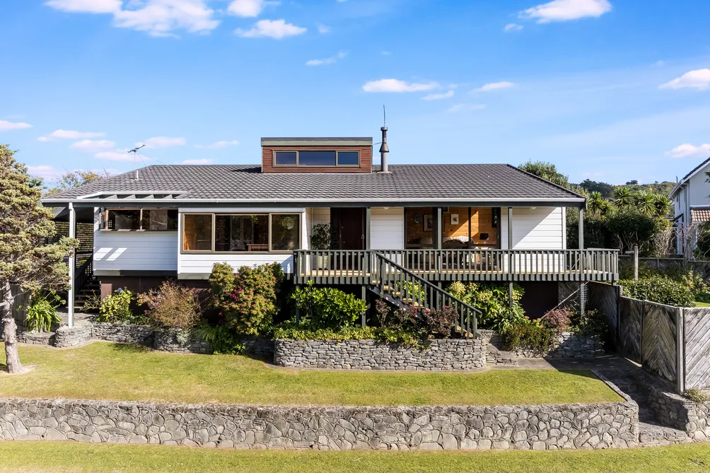 Character Sun-Filled Home with Bonus Studio