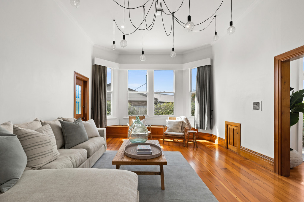 Charming Villa, Modern Family Living