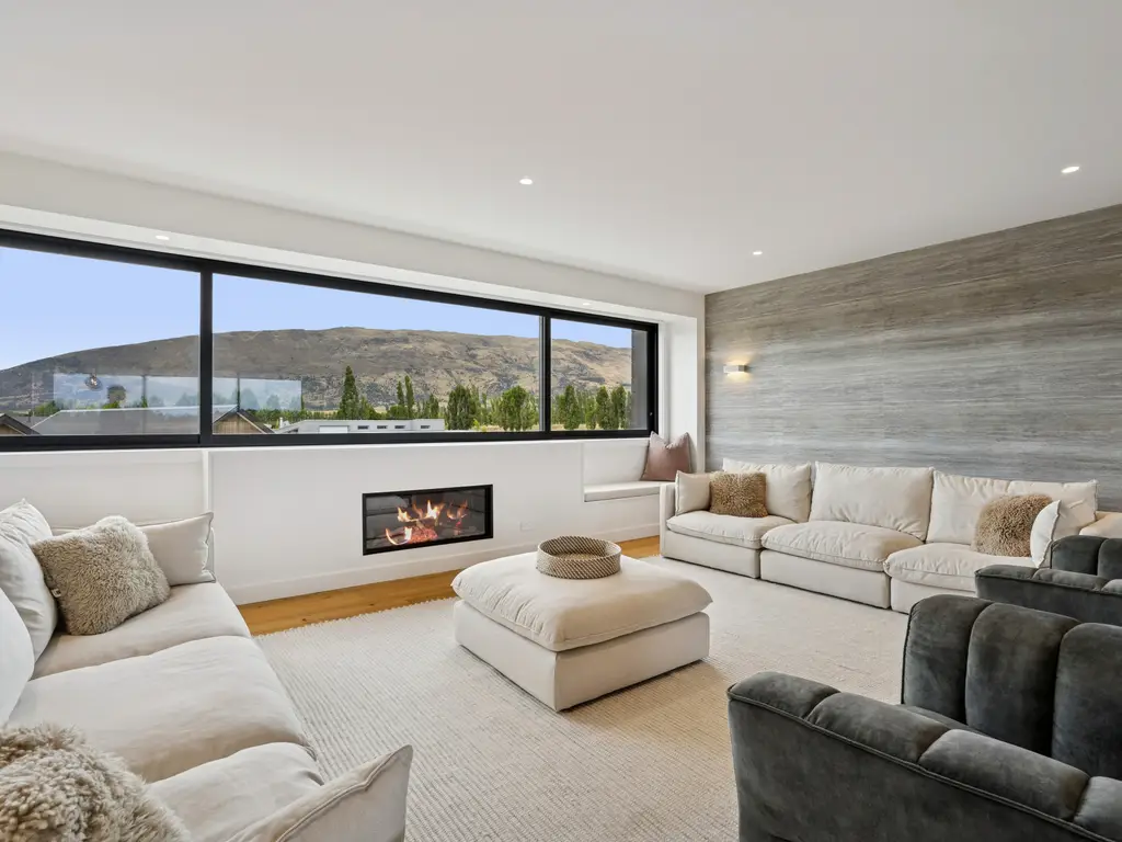 Upstairs Living Room 31_Rubus_St