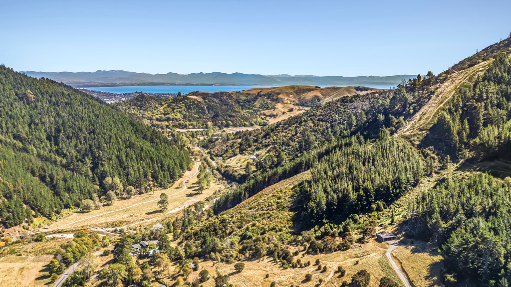 Private Lifestyle Living Minutes from Nelson