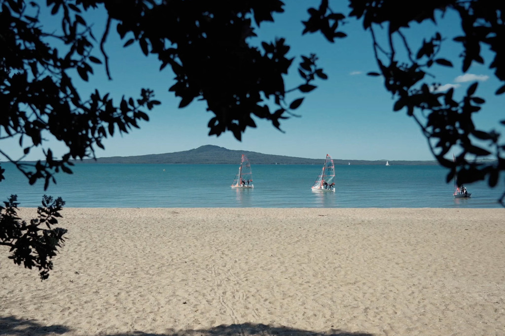 Seaside Elegance - Crafted Waterfront Haven