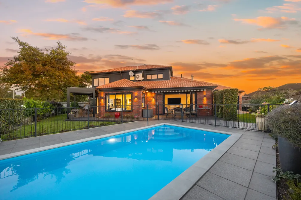 Five Bedroom Family Home – Parklike Setting