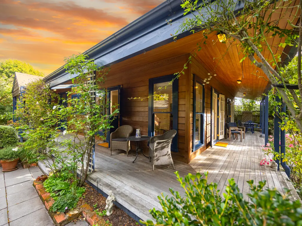 313 Albert street skys-1