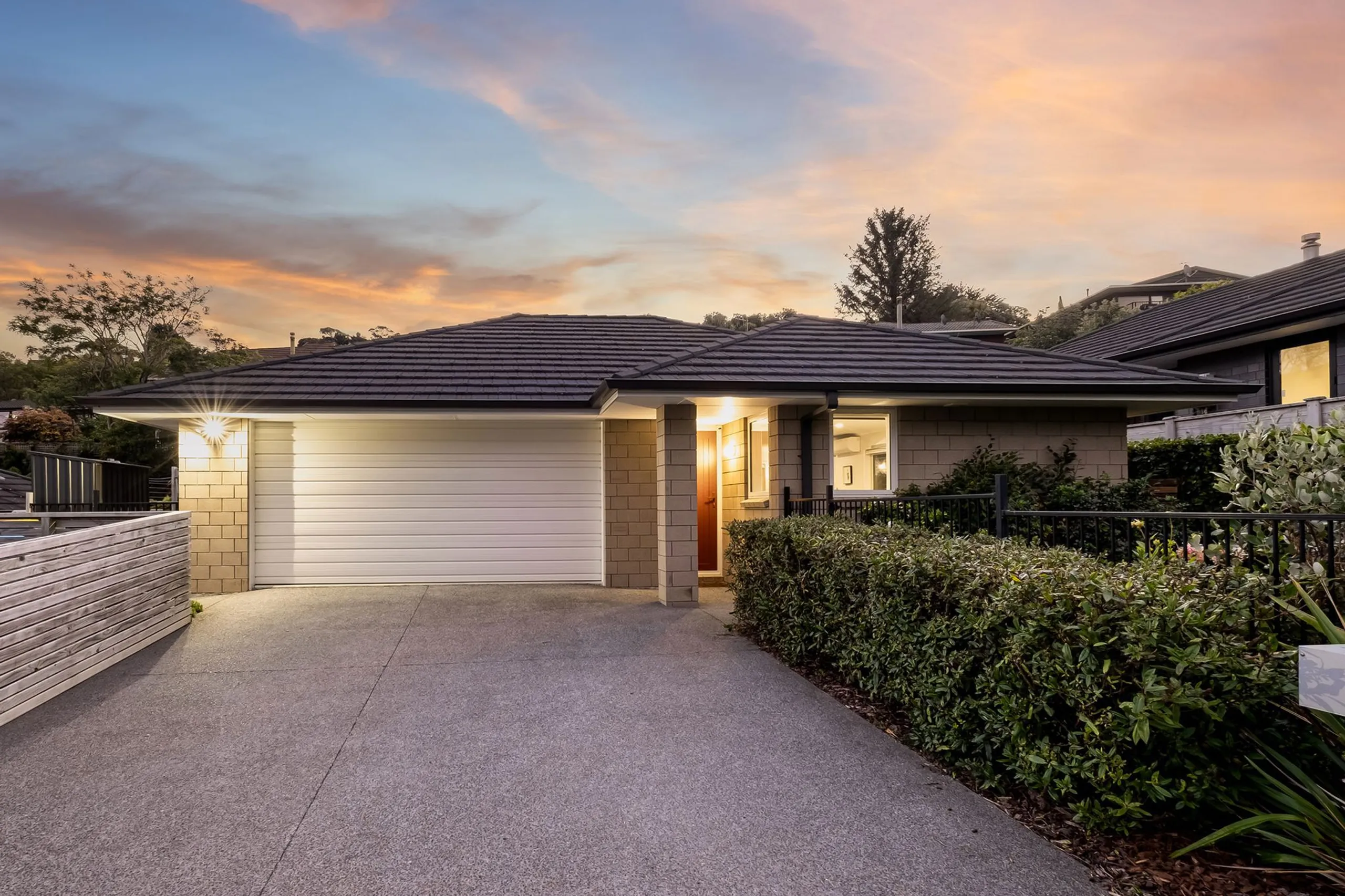 27 Mooring Close, Whitby, Porirua City