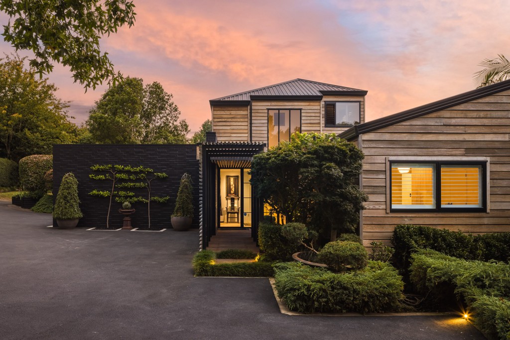 Grounded in Natural Textures and Quiet Luxury