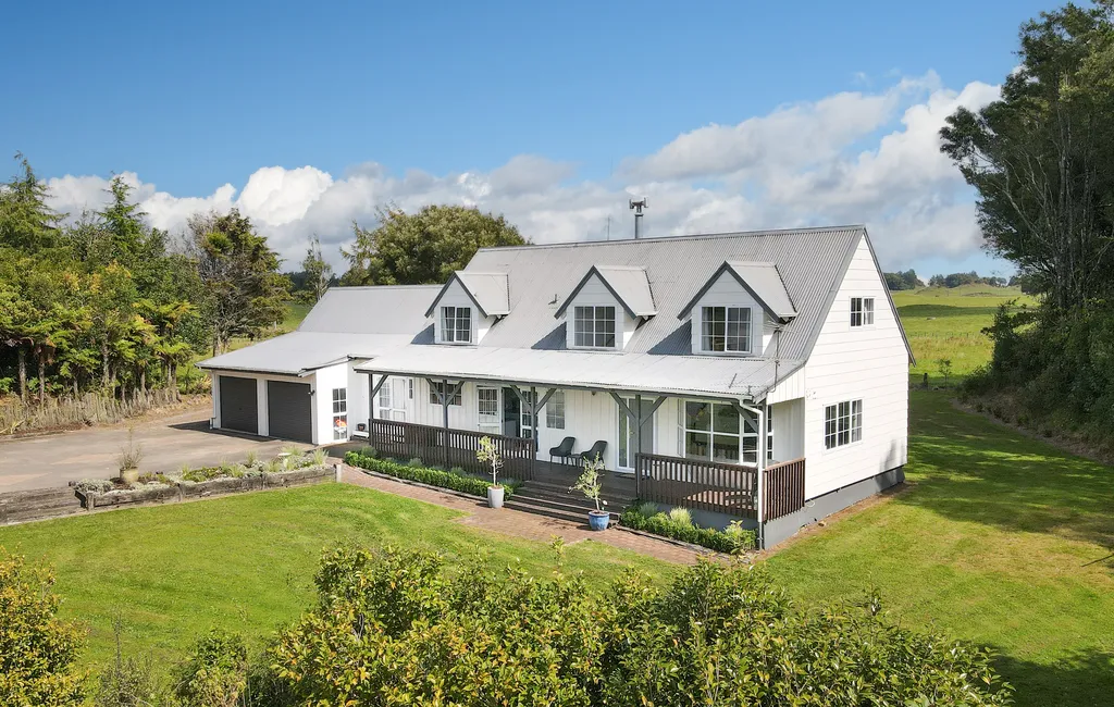 Character, Land & Lifestyle Opportunity
