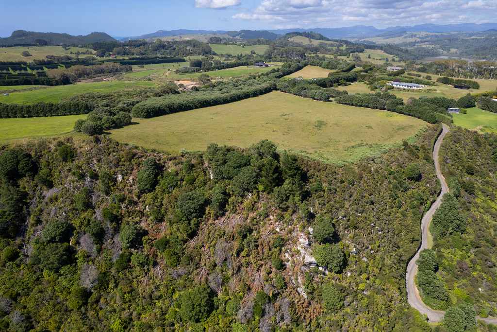 Exceptional Coastal Landholding